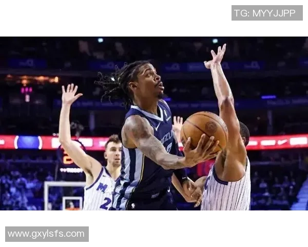 国王队挑战快船迎战西部劲旅 争夺季后赛席位激烈角逐